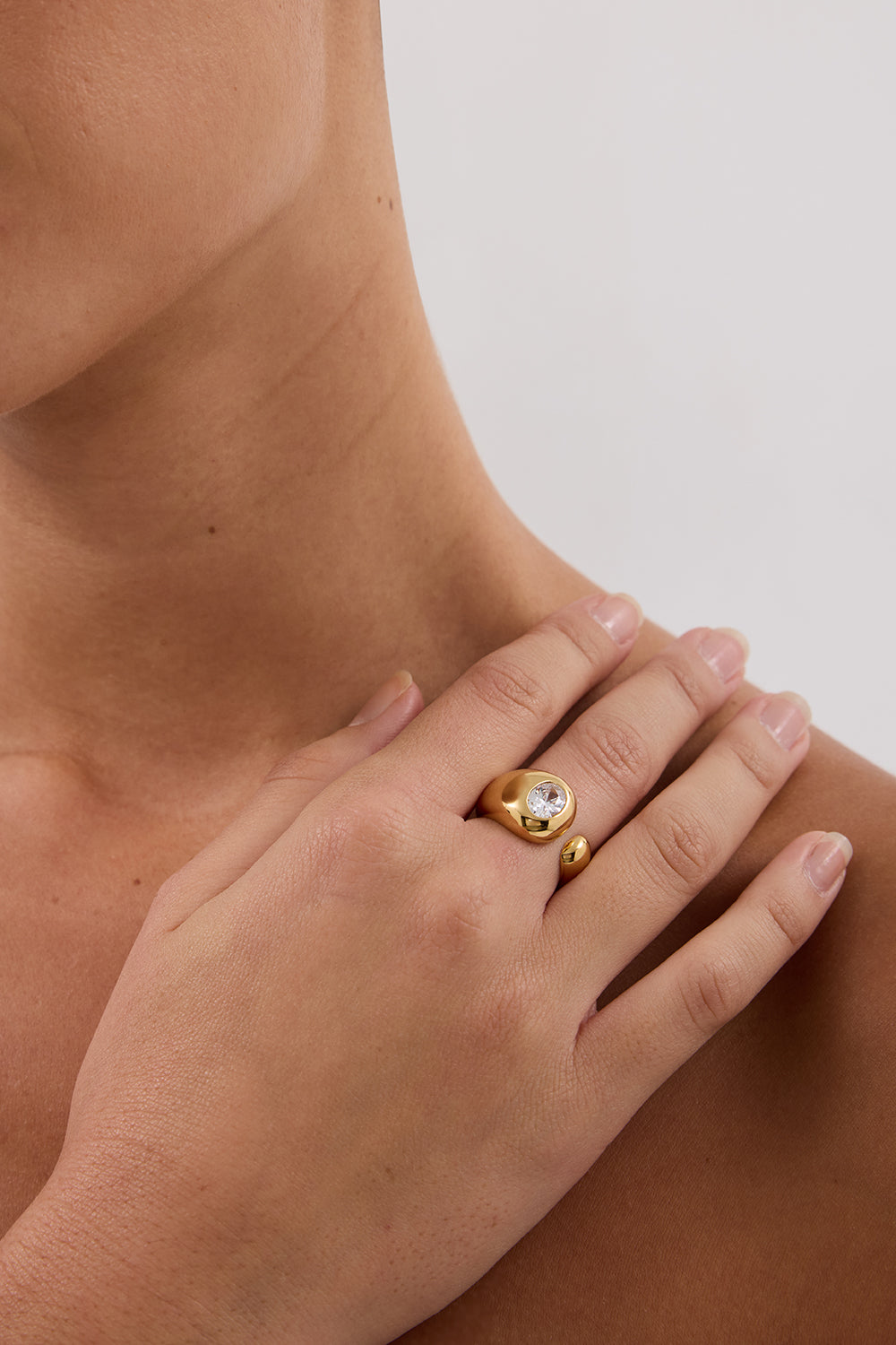 AMBER SCEATS VESPER RING GOLD