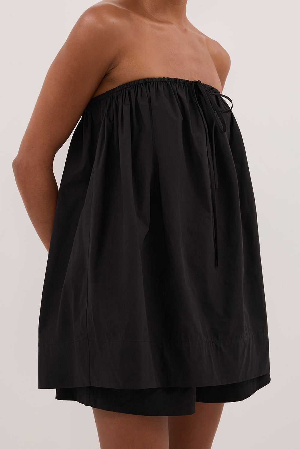 SOMMER BLACK STRAPLESS POPLIN TOP