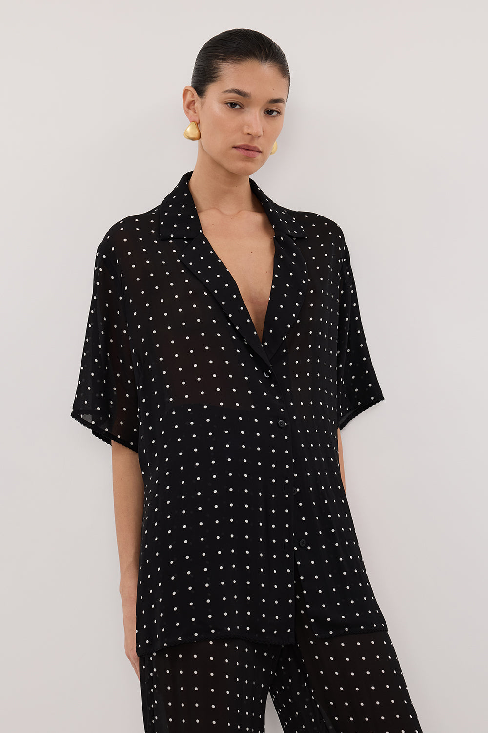 VANESSA BLACK OVERSIZED SHORT SLEEVE RESORT SHIRT