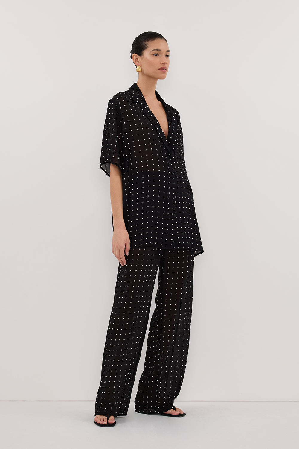 VANESSA BLACK OVERSIZED SHORT SLEEVE RESORT SHIRT