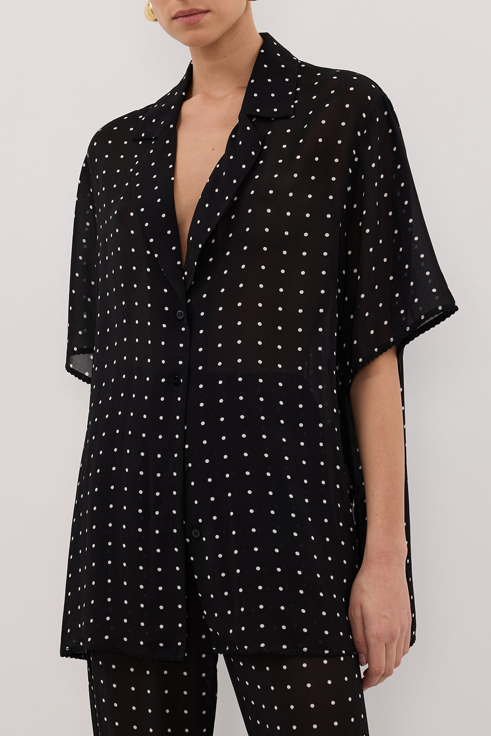 VANESSA BLACK OVERSIZED SHORT SLEEVE RESORT SHIRT