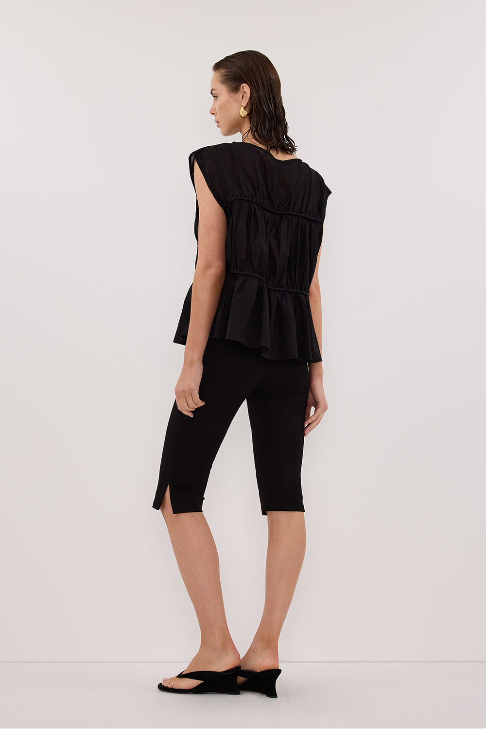 FLYNN BLACK LINEN TIERED TOP