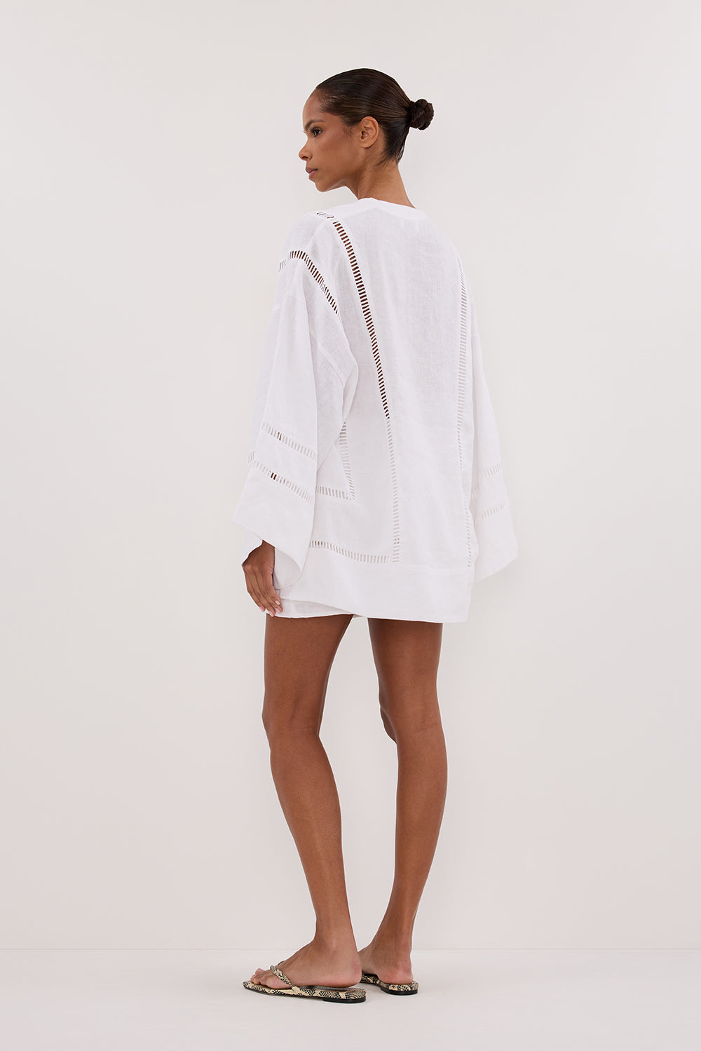 LINDSAY WHITE LINEN KIMONO TOP