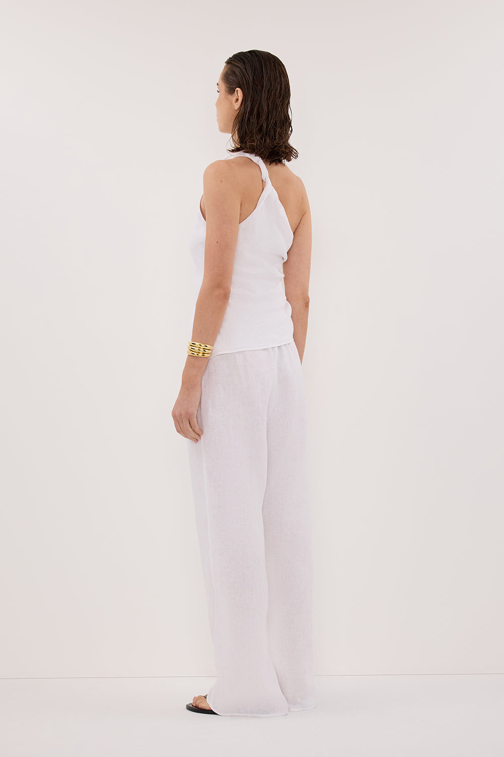 FINNY WHITE SLEEVELESS LINEN TOP
