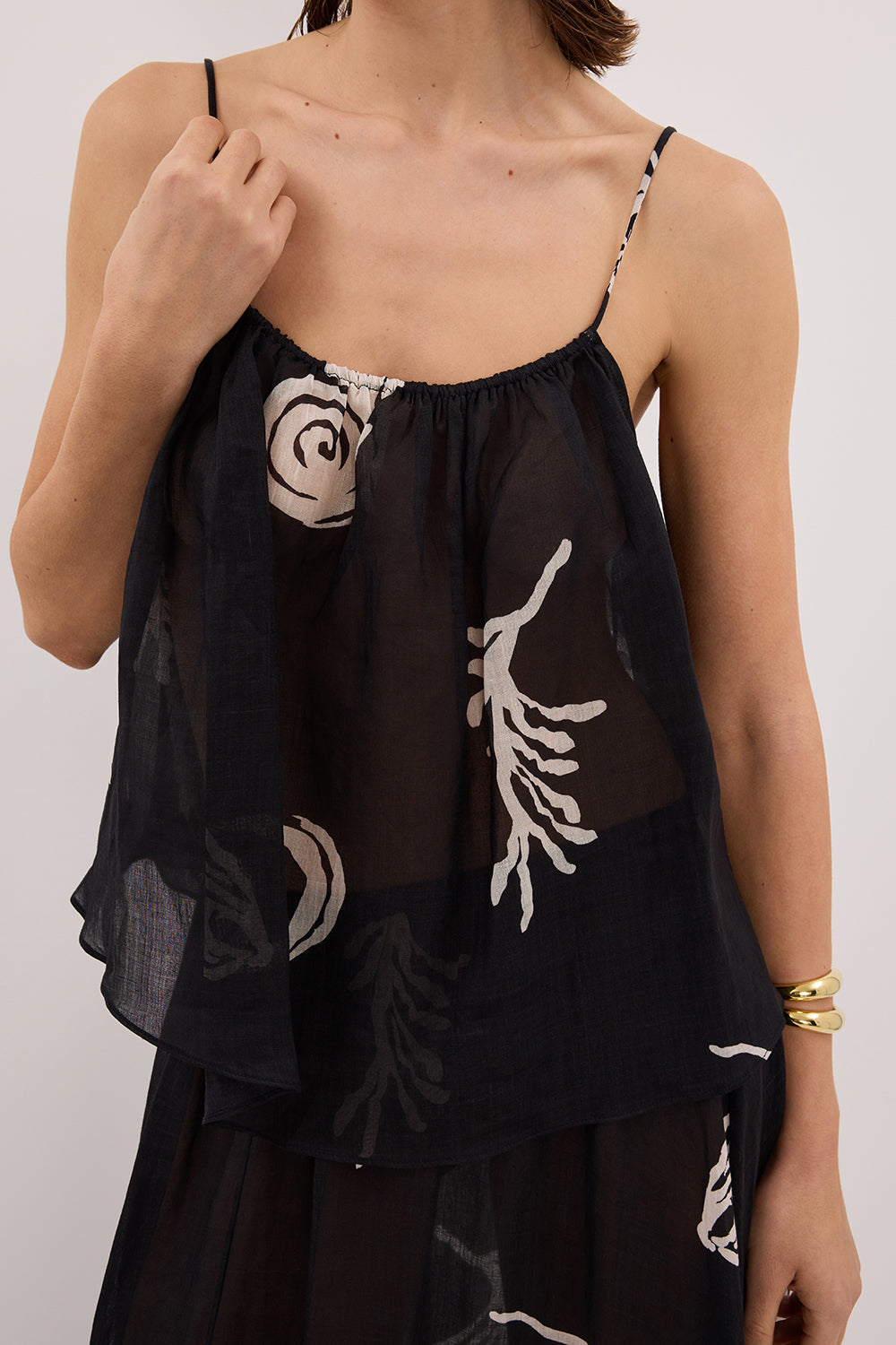 POSITANO BLACK SLEEVELESS RAMIE TOP