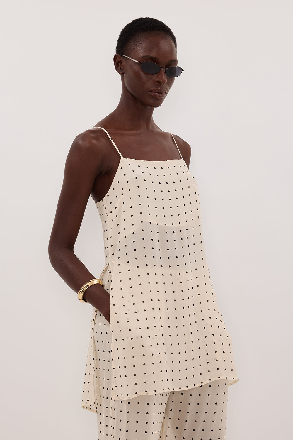 VANESSA SANDSTONE SLEEVELESS SPOT CAMI TOP