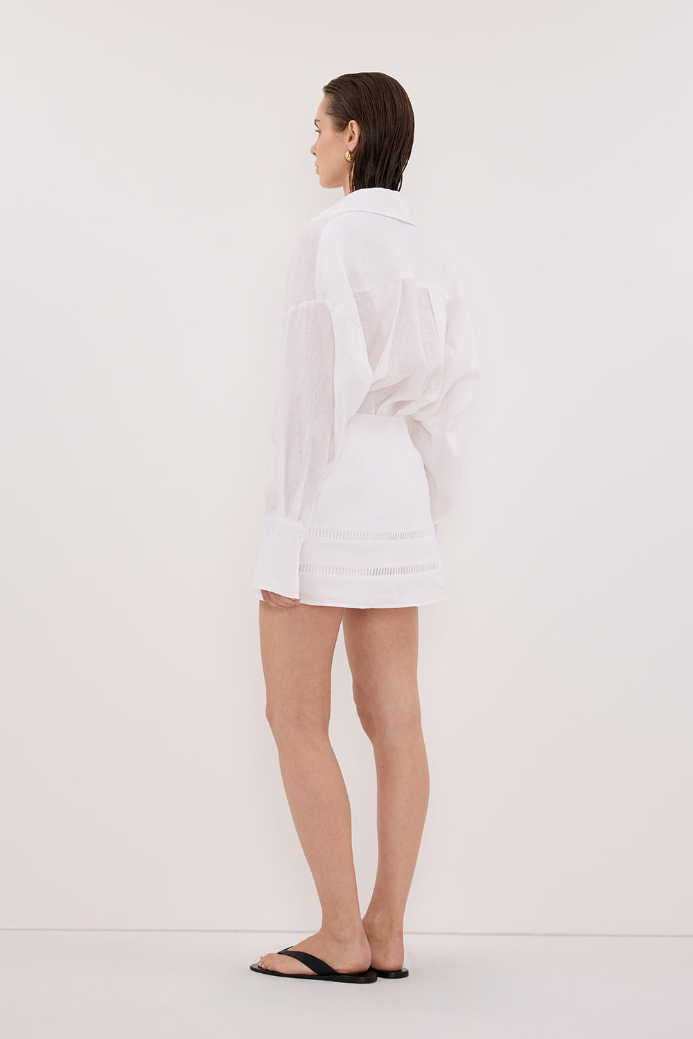 LINDSAY WHITE LINEN SKORT