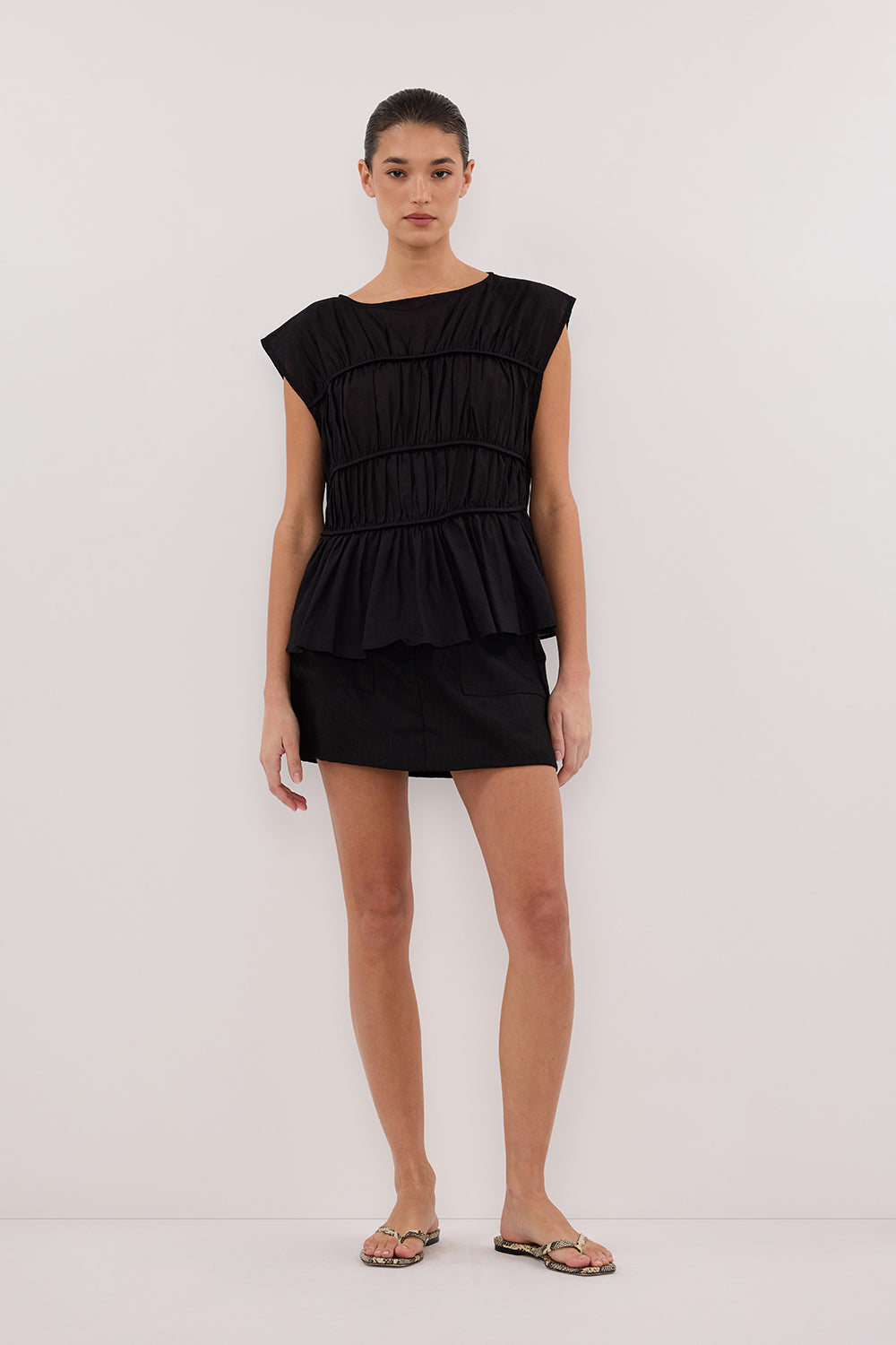 EVA BLACK LINEN SKORT