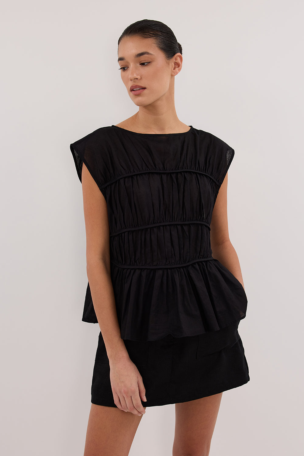 EVA BLACK LINEN SKORT