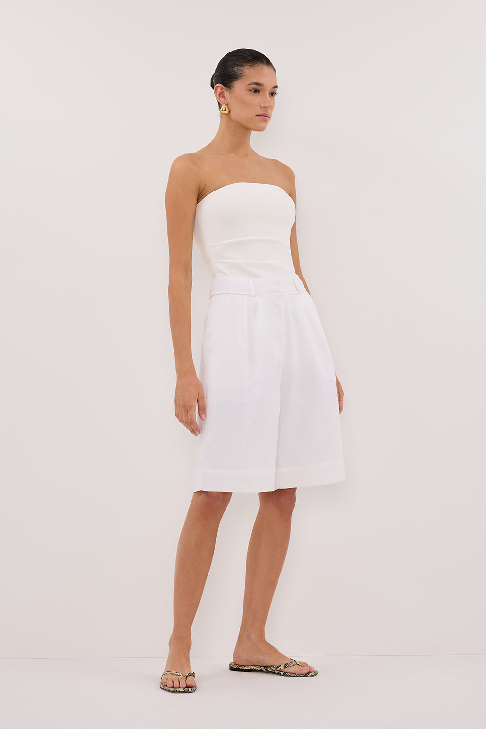 KAYLA WHITE LINEN BERMUDA SHORT
