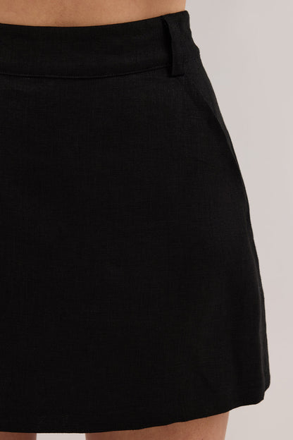 EVIE BLACK LINEN SKORT