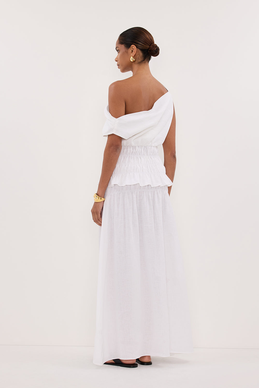 MAIA WHITE SLEEVELESS LINEN SHIRRED TOP