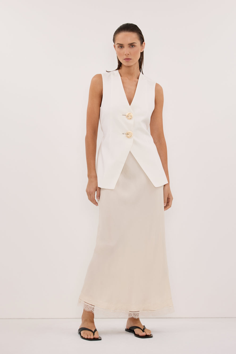 AMERY WHITE SLEEVELESS GOLD BUTTON VEST