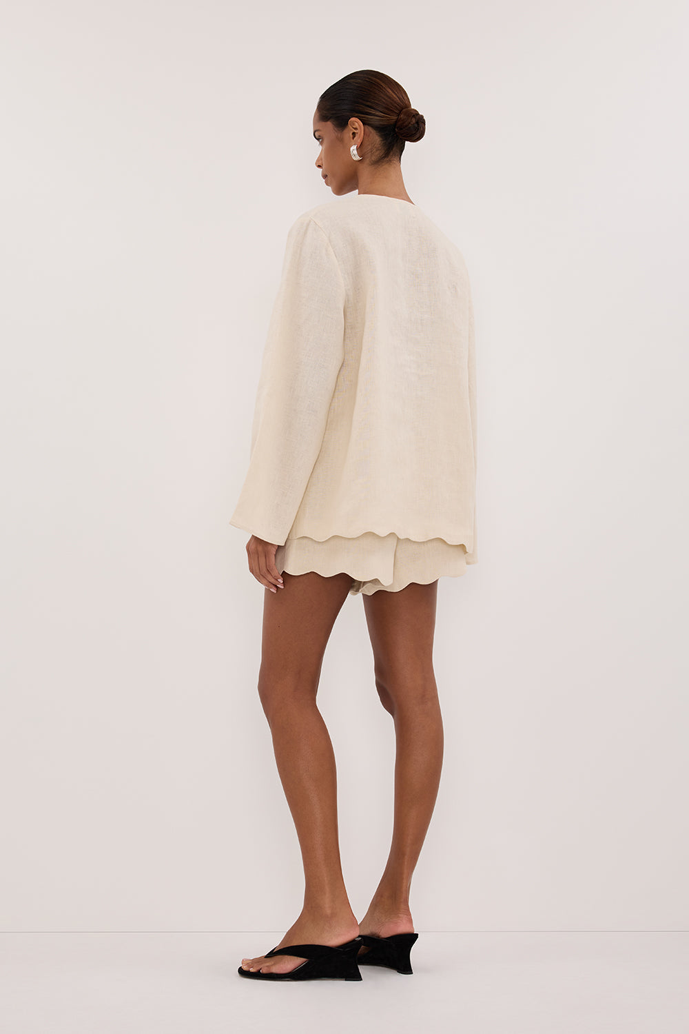 LELA SANDSTONE LONG SLEEVE LINEN TOP