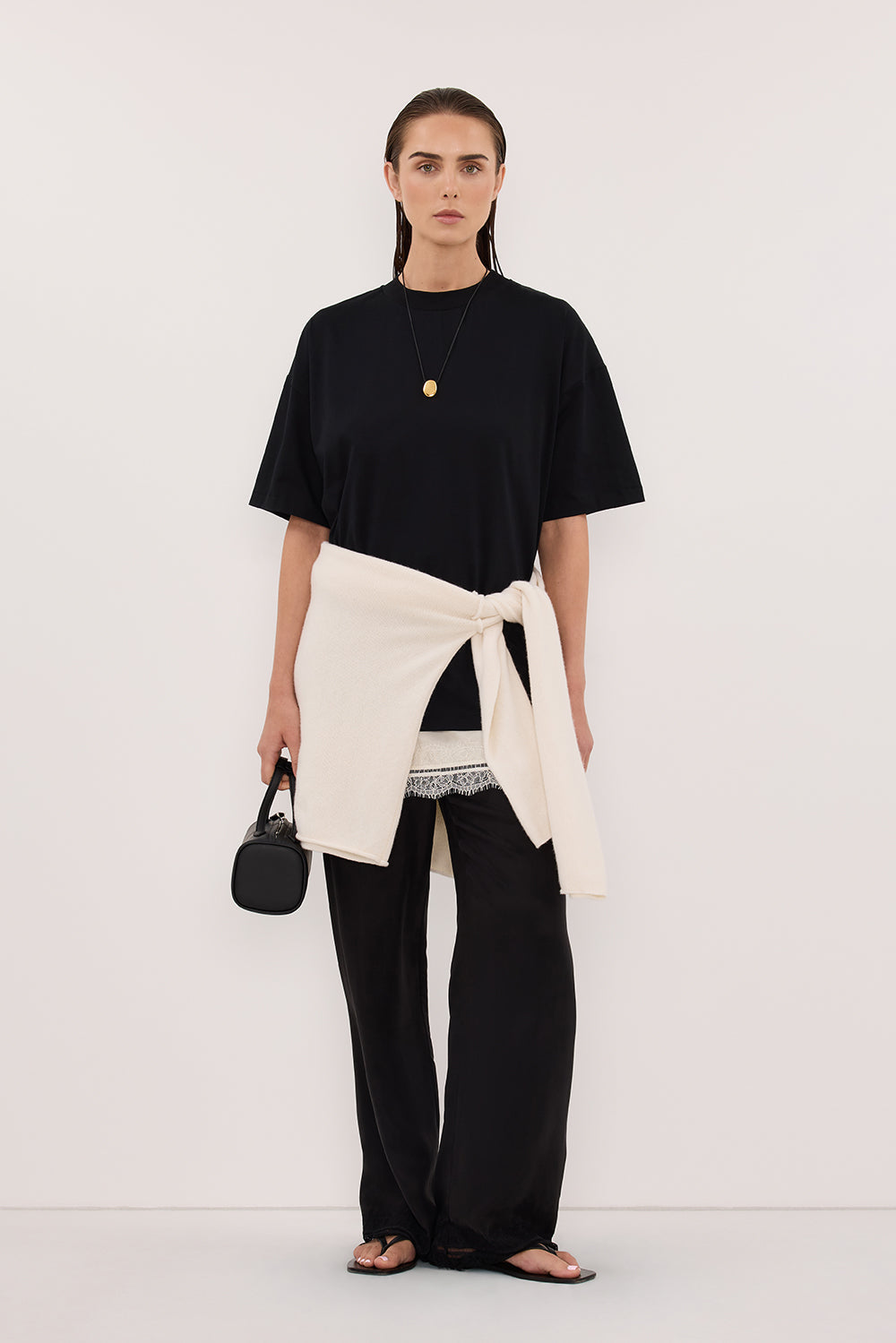 TYRA BLACK BOYFRIEND TEE