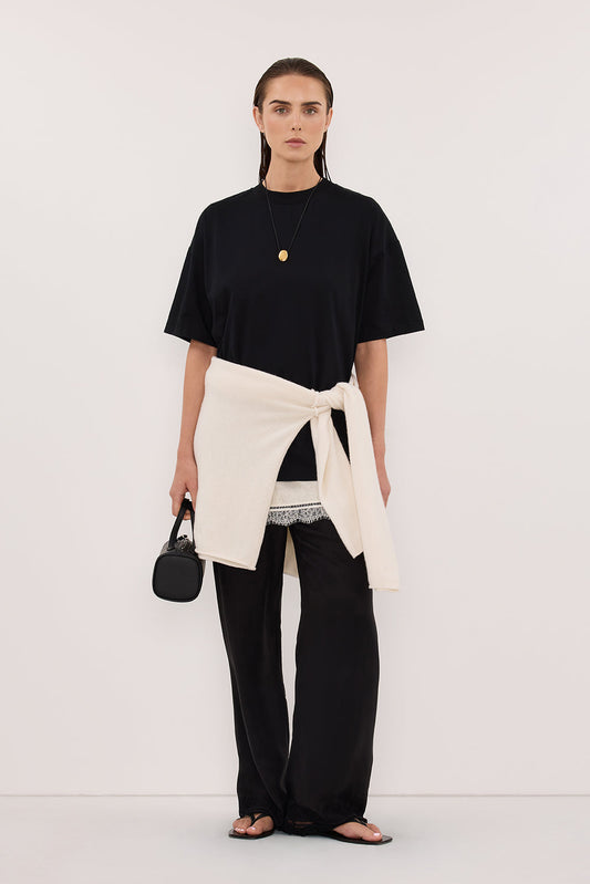 TYRA BLACK BOYFRIEND TEE