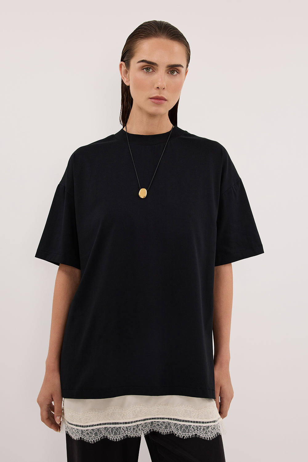 TYRA BLACK BOYFRIEND TEE