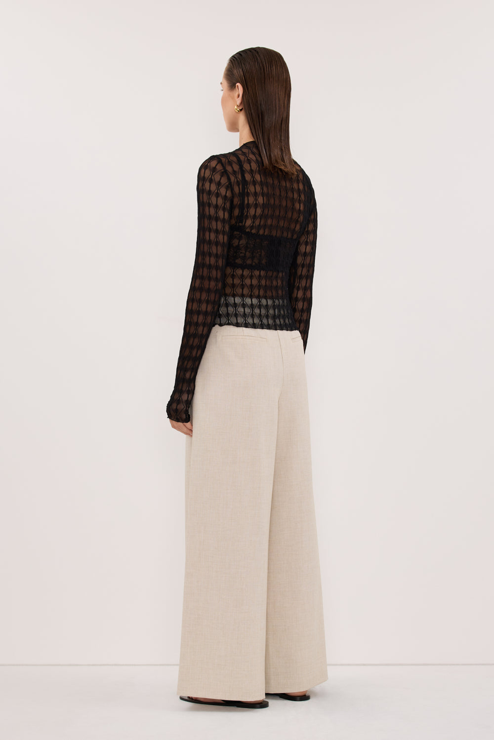 LEIA BLACK LONG SLEEVE LACE KNIT TOP