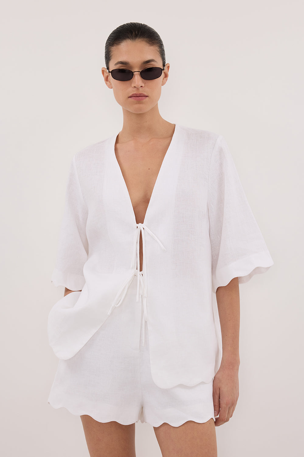 LELA WHITE LINEN SHORT