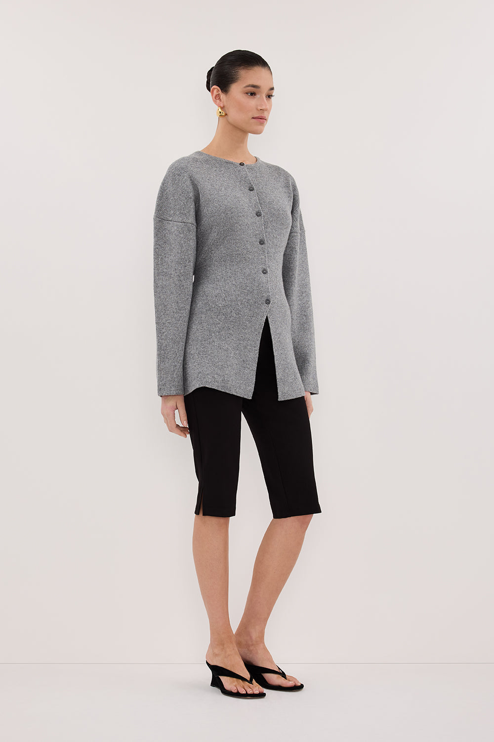 DEMI BLACK CAPRI PANT