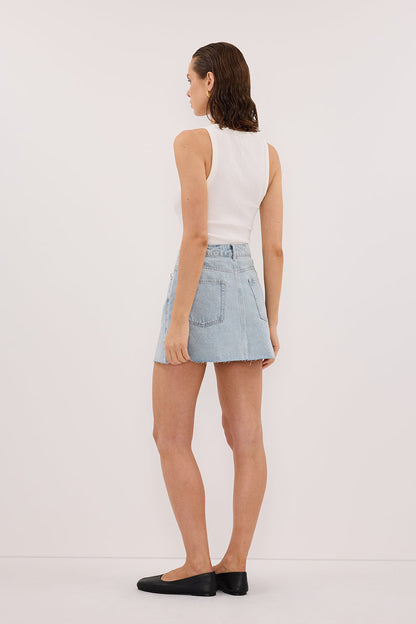 DANA LIGHT RINSE DENIM MINI SKIRT