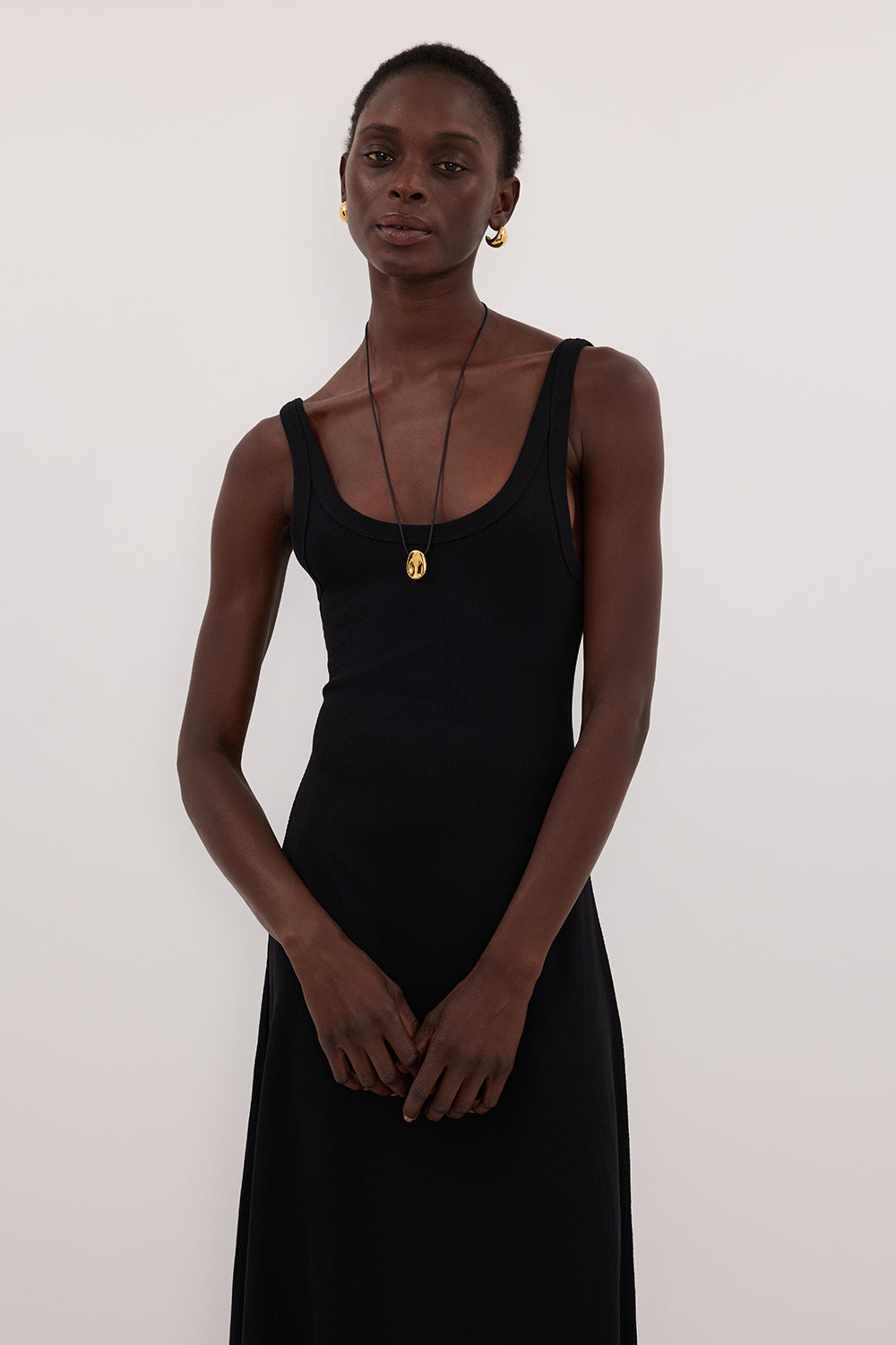 PHOEBE BLACK SLEEVELESS SCOOP NECK MIDI DRESS