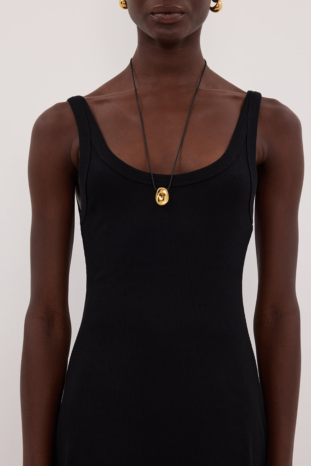 PHOEBE BLACK SLEEVELESS SCOOP NECK MIDI DRESS