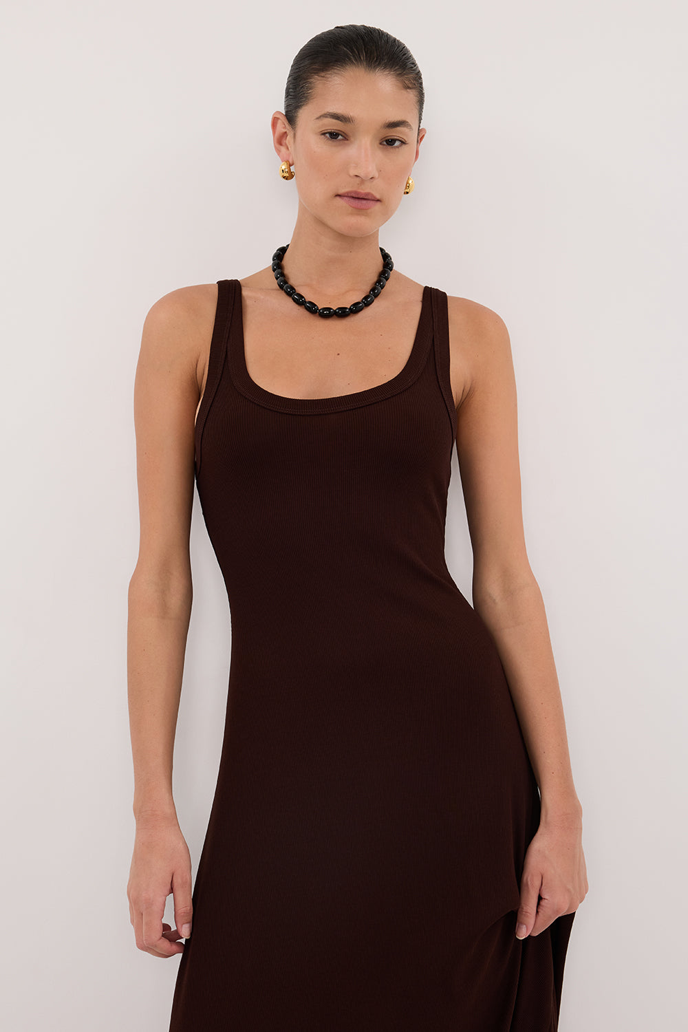 PHOEBE BURNT CHOC SLEEVELESS SCOOP NECK MIDI DRESS