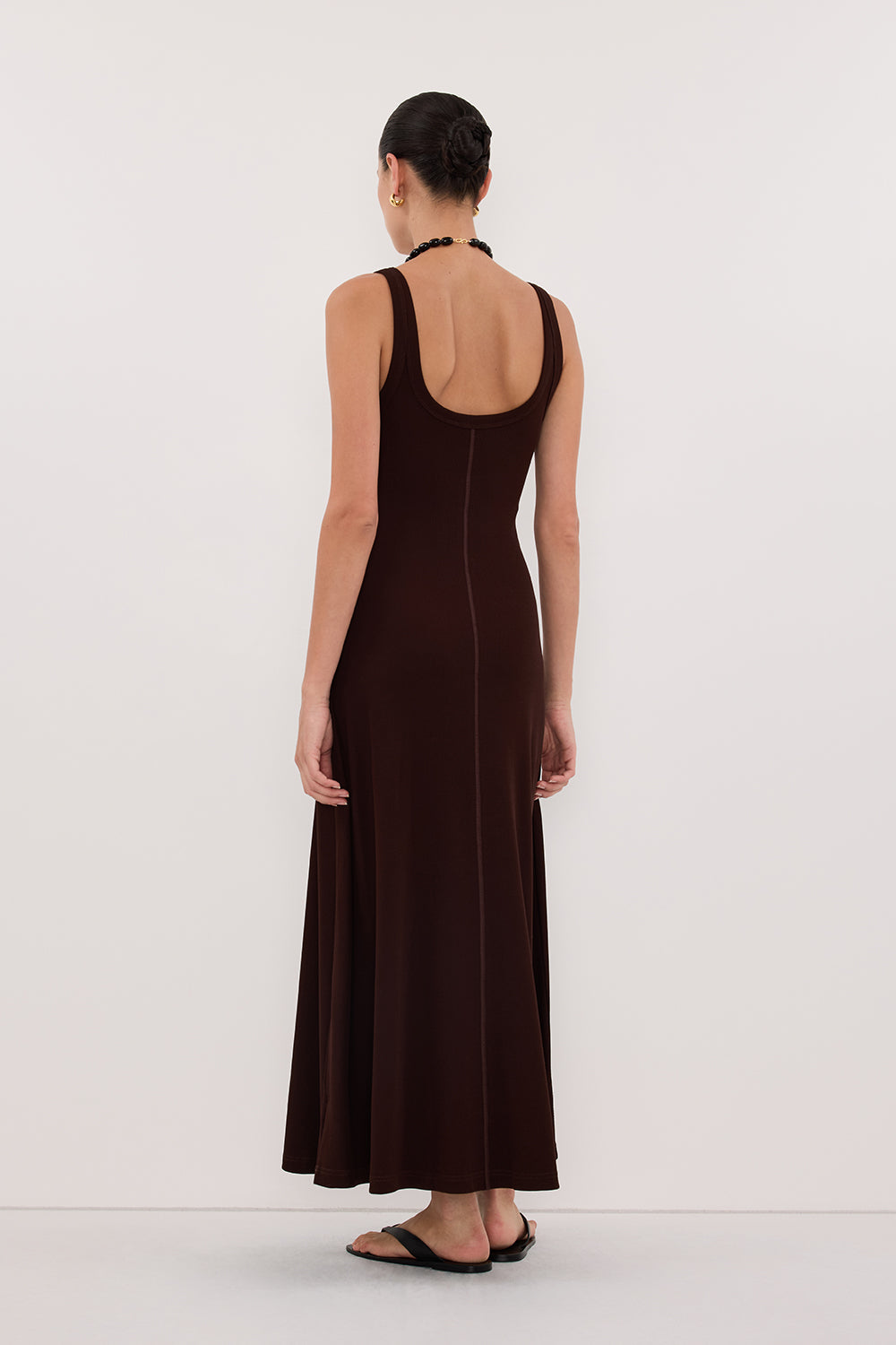 PHOEBE BURNT CHOC SLEEVELESS SCOOP NECK MIDI DRESS