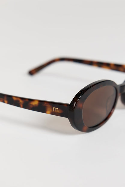ELISA JOHNSON LYRIC LEIGH IN BROWN TORTOISE SUNGLASSES