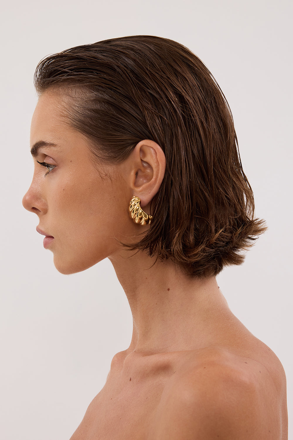 HEAVEN MAYHEM SHELL EARRING GOLD
