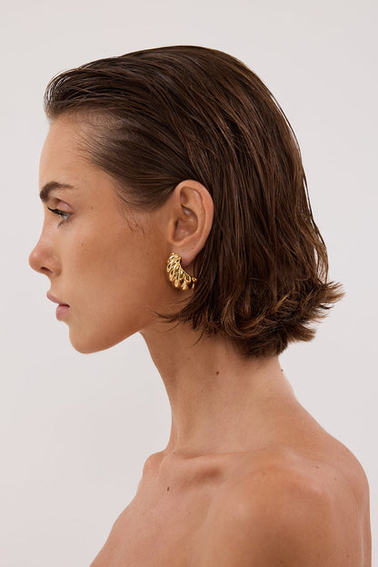 HEAVEN MAYHEM SHELL EARRING GOLD