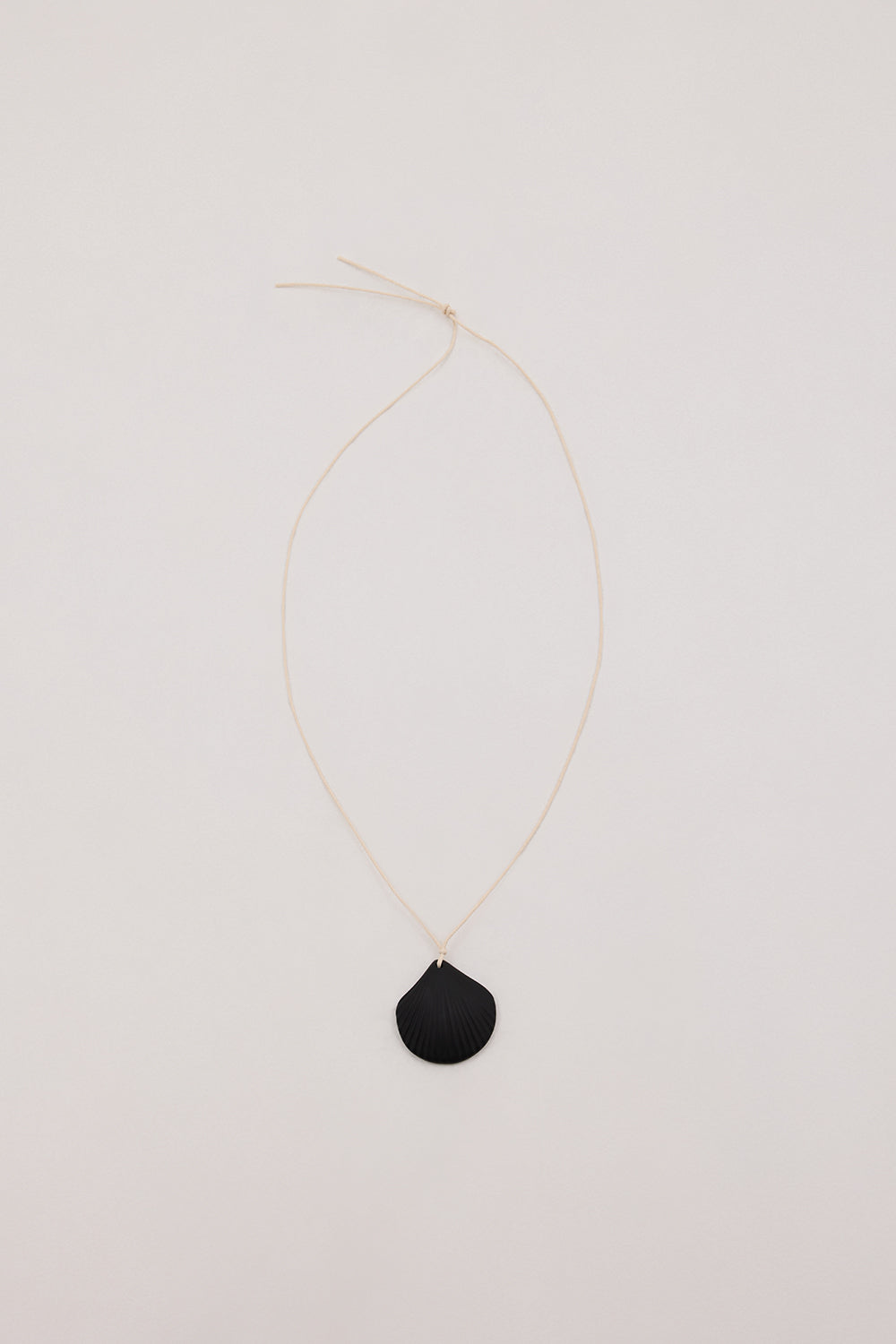 HEAVEN MAYHEM ASTER BLACK NECKLACE