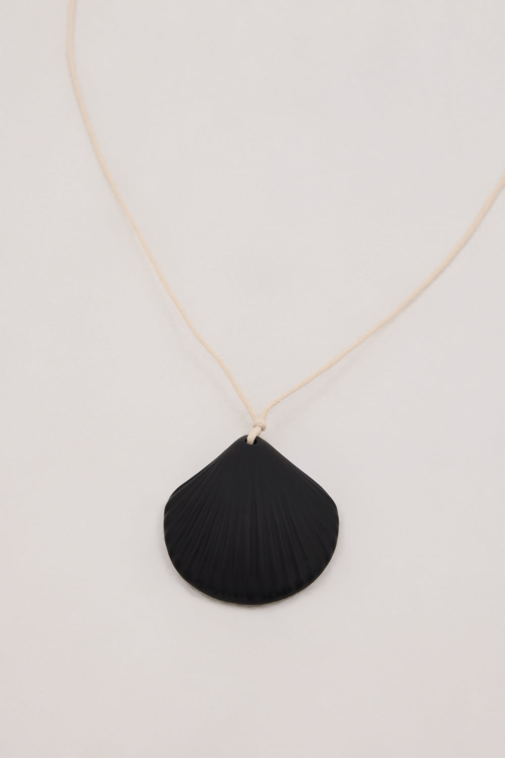 HEAVEN MAYHEM ASTER BLACK NECKLACE