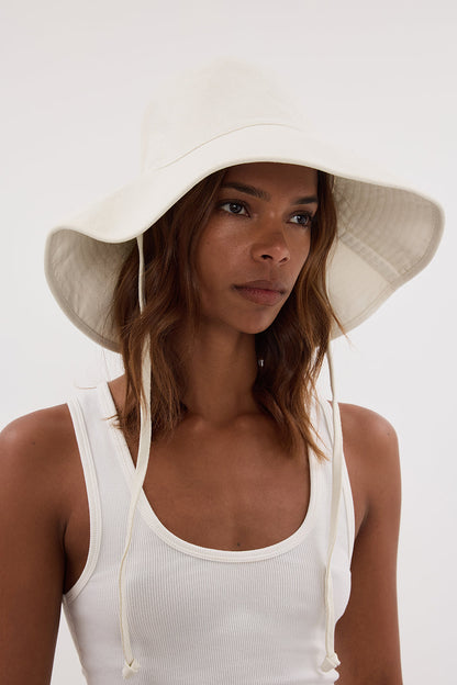 LACK OF COLOR THE HOLIDAY COCONUT BUCKET HAT