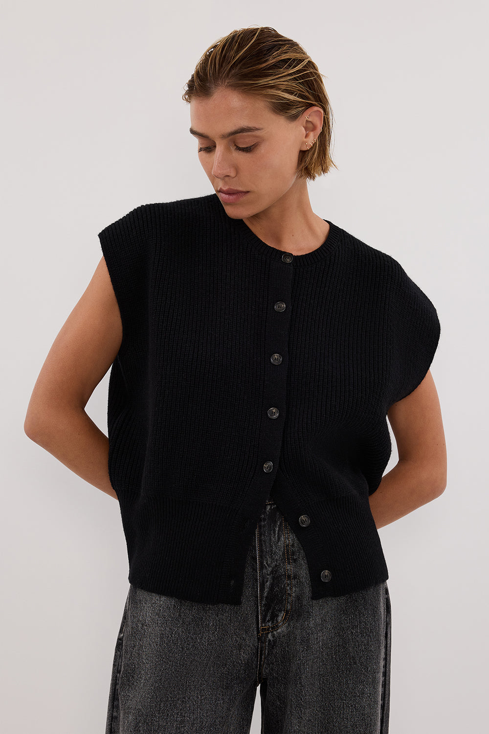 KATE BLACK KNIT VEST