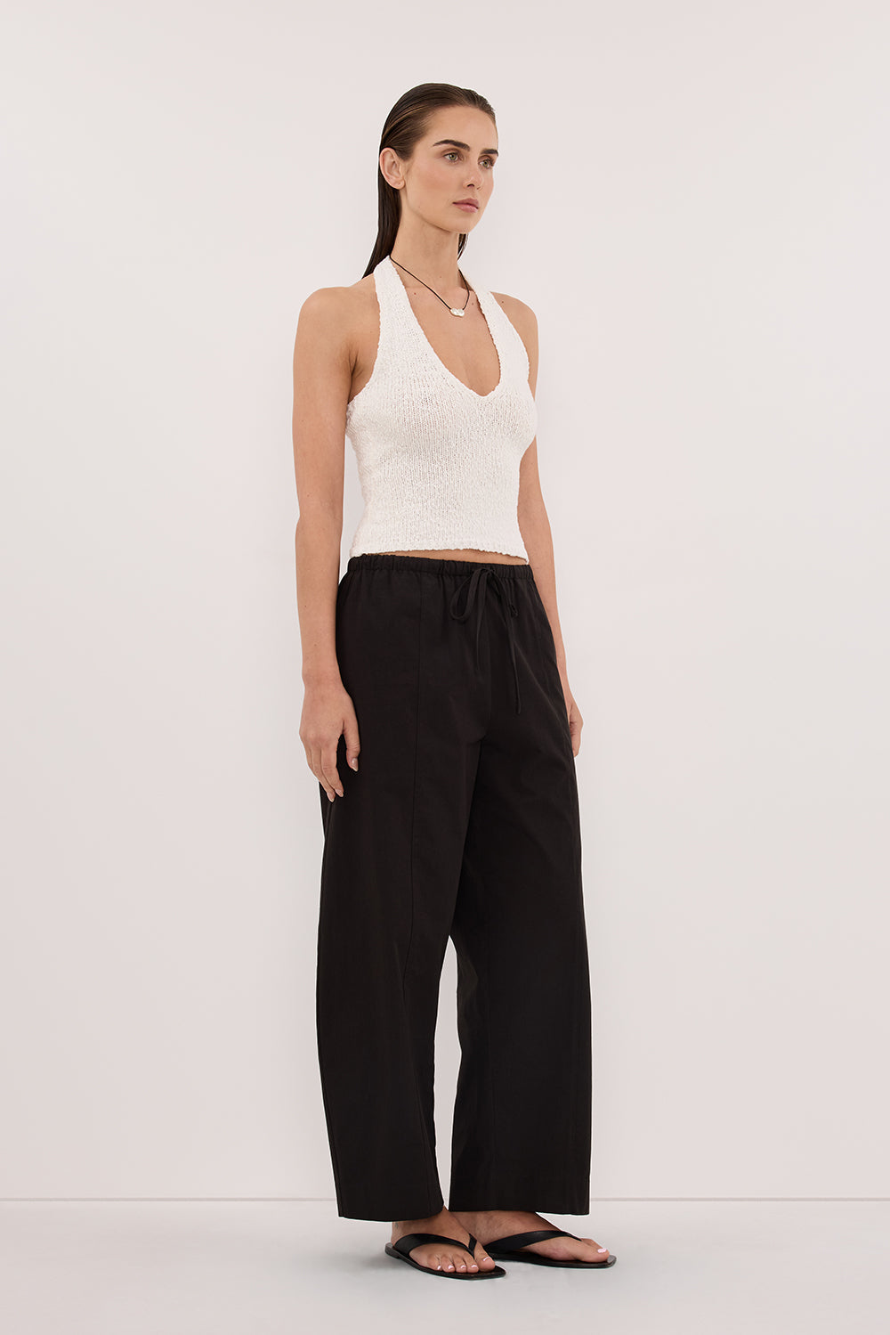 DINA OFF WHITE SLEEVELESS HALTER KNIT TOP
