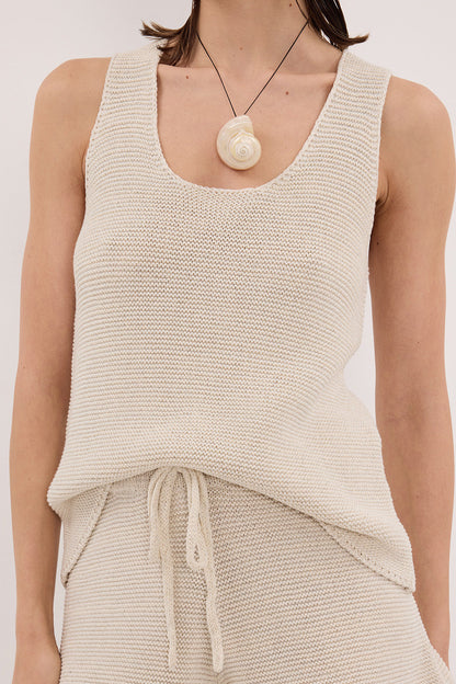 PEARL NATURAL SLEEVELESS SCOOP KNIT TOP