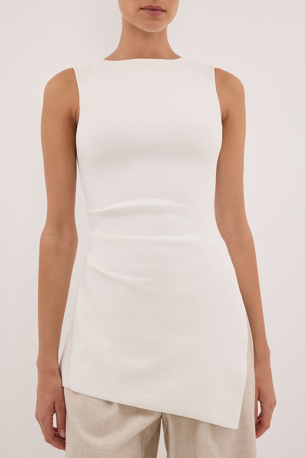 CLEO WHITE SLEEVELESS LONGLINE KNIT TOP 